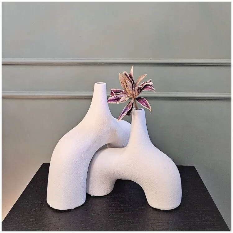 Ваза Narrow mouth wide body vase B