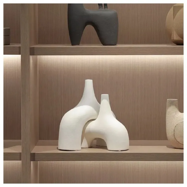 Ваза Narrow mouth wide body vase B