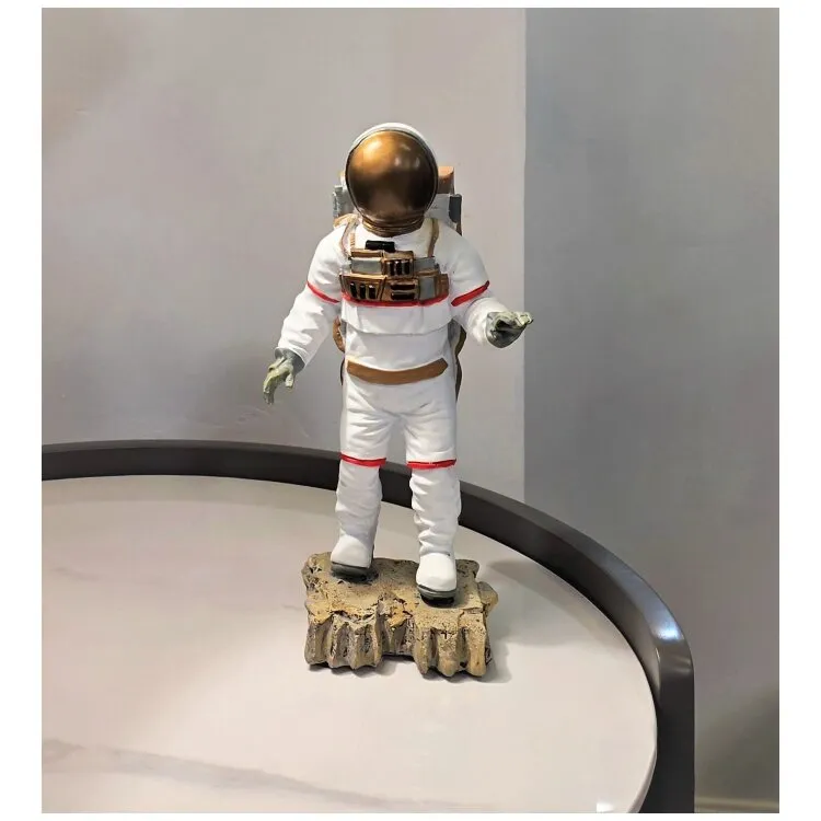 Статуэтка Astronaut man
