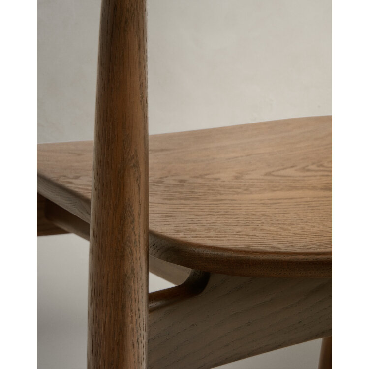 Стул Fondes из массива дуба с отделкой ореха FSC Mix Credit