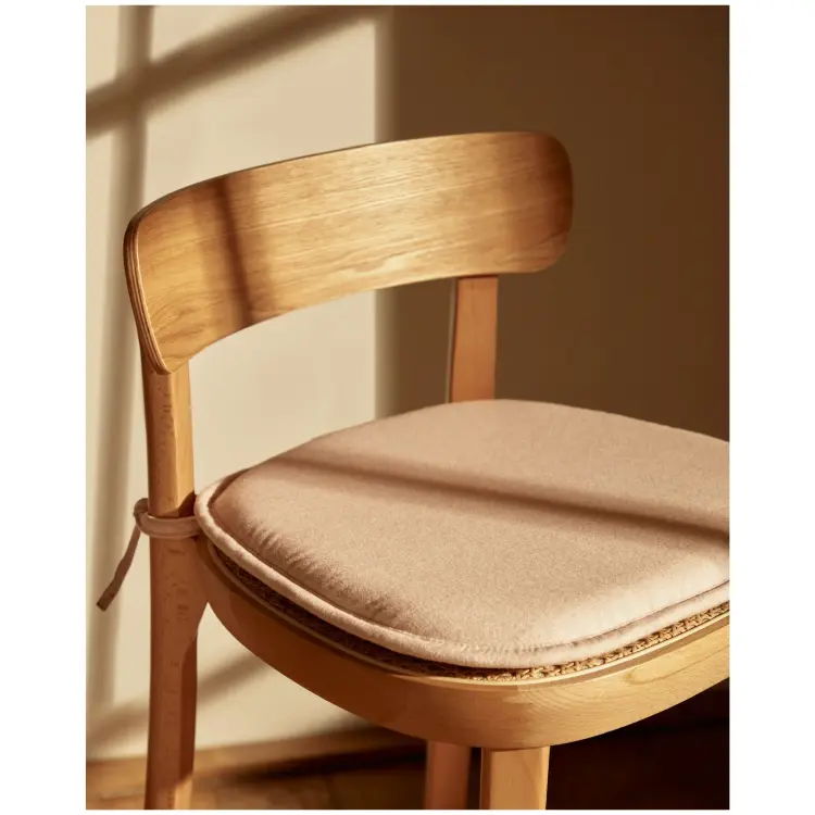 Барный стул Romane из бука с натуральной отделкой шпона ясеня и сиденьем из ротанга