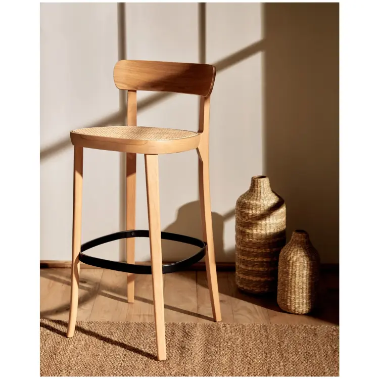 Барный стул Romane из бука с натуральной отделкой шпона ясеня и сиденьем из ротанга