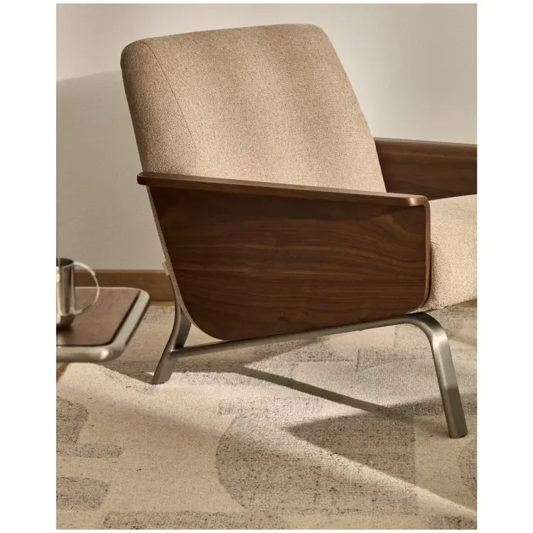 Кресло Amsen светло-коричневое из ореховой фанеры с ножками из стали