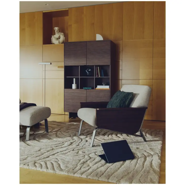 Кресло Amsen светло-коричневое из ореховой фанеры с ножками из стали