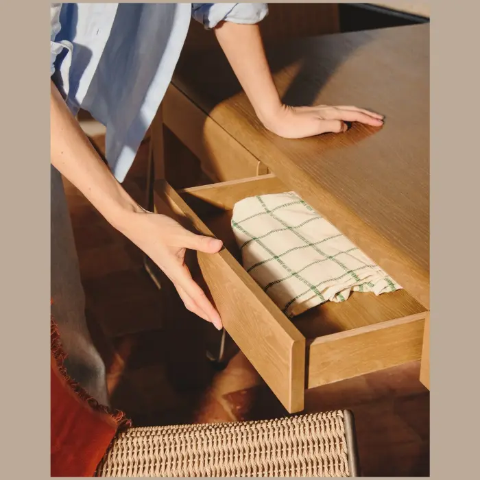 Стол Arelida из дуба со светло-коричневой отделкой, 220 x 100 см