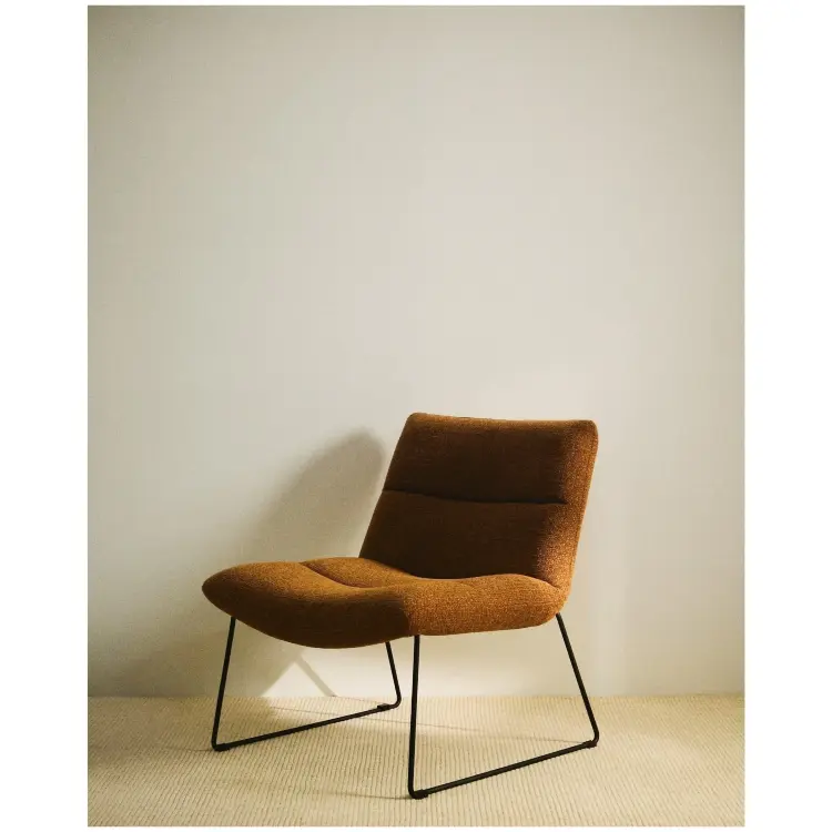 Кресло Asen из терракотового шенилла с черными стальными ножками