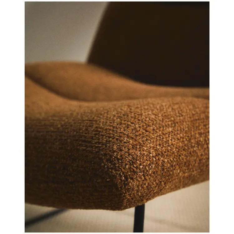 Кресло Asen из терракотового шенилла с черными стальными ножками