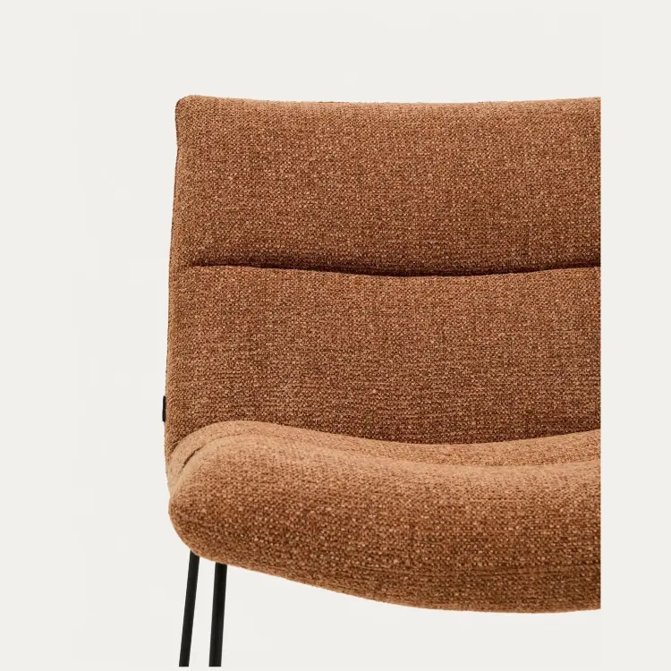 Кресло Asen из терракотового шенилла с черными стальными ножками