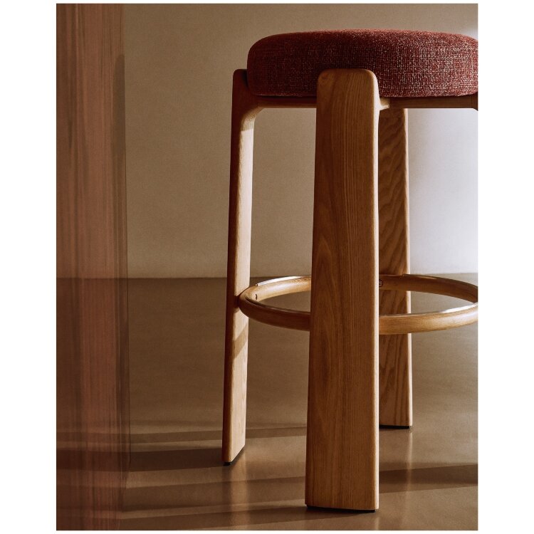 Granite Барный табурет из терракотового шенилла и массива ясеня в натуральной отделке 75 см