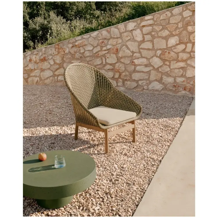 Кресло Olbia с высокой спинкой из искусственного ротанга и массива тика