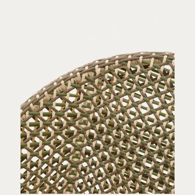 Кресло Olbia с высокой спинкой из искусственного ротанга и массива тика