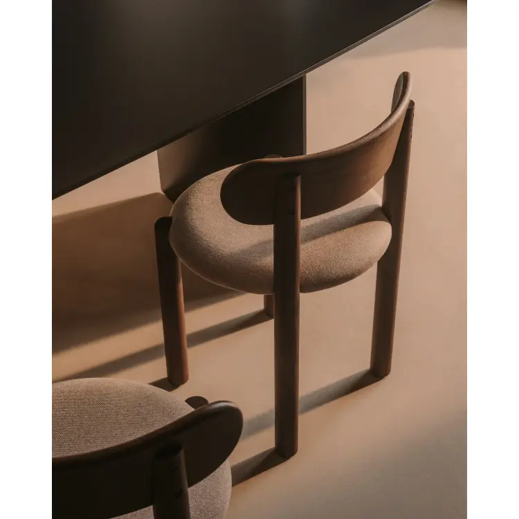 Стул Nebai из коричневой синели с каркасом из массива дуба и отделкой из ореха FSC MIX Credit