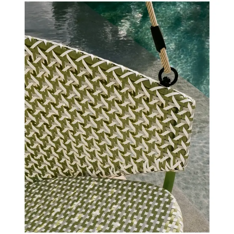 Подвесное кресло Saliga зеленого цвета из алюминия и искусственного ротанга