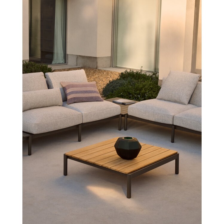 Журнальный столик Sorells из зеленого алюминия и тикового дерева 89 x 91 см