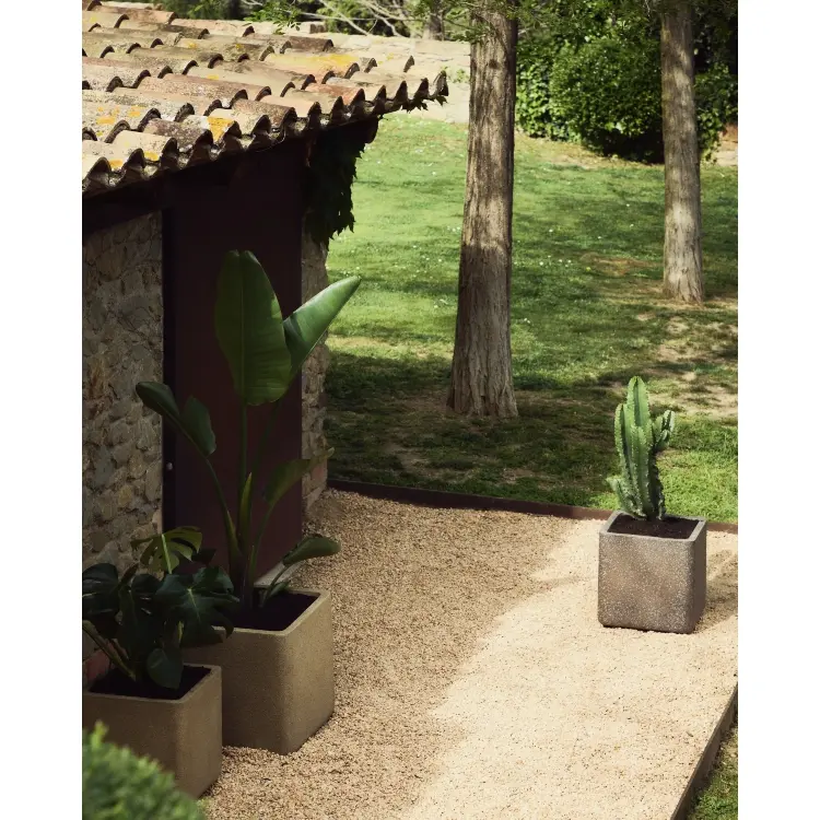 Набор из 2 кашпо Minoa коричневого цвета из песчаника 44 x 44 см