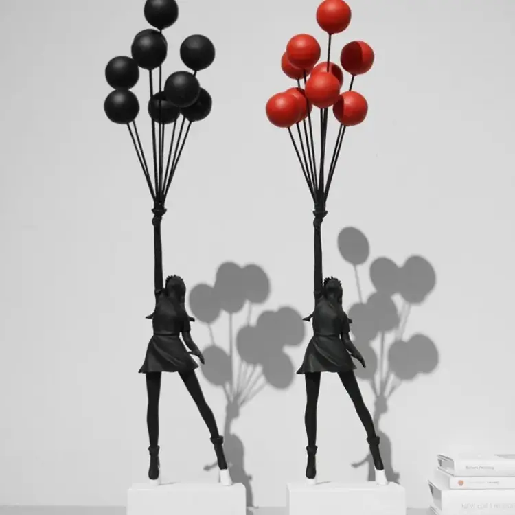 Статуэтка Lady with Flying Balloons Black