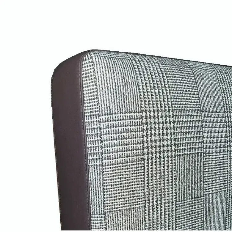 Двуспальная кровать на ножках Park 1