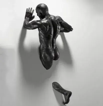 Скульптура Becoming