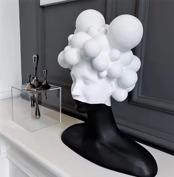 Фигурка Black and White Bubble Female Head