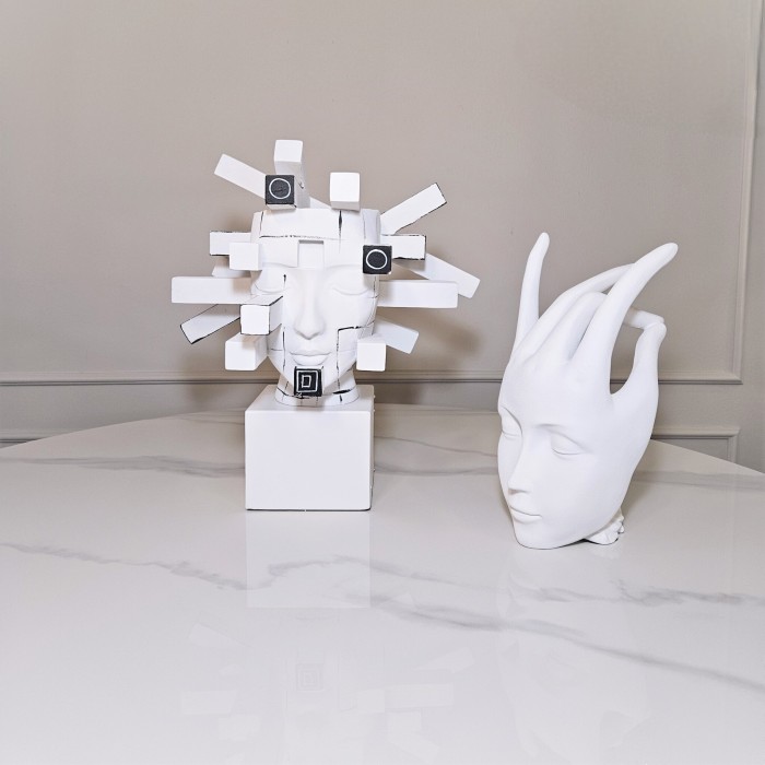 Фигурка Sophistication