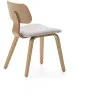 Стул Gena из бежевого шенилла с каркасом из шпона дуба и каучукового дерева