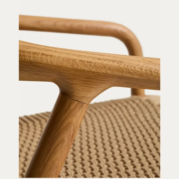 Кресло уличное Derile из дуба с натуральной отделкой и бежевой веревки