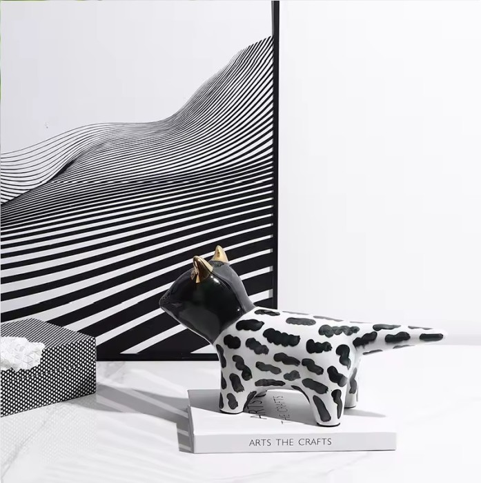 Статуэтка Brindle hand drawn dog