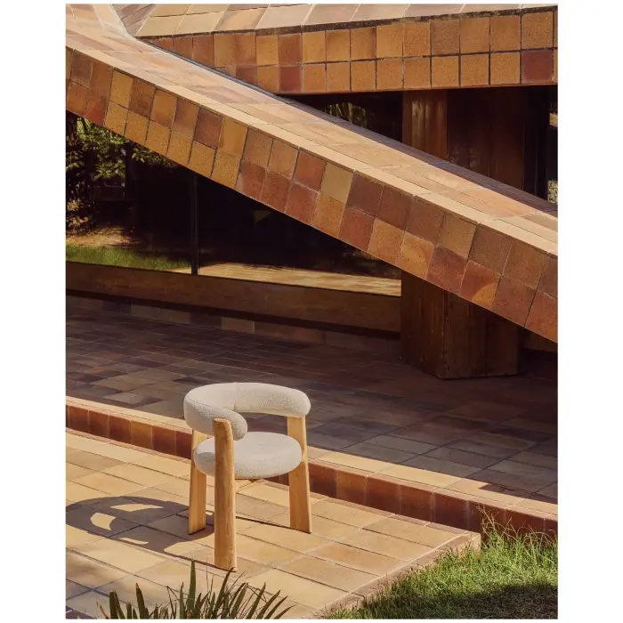 Уличный стул Granite бежевый с ножками из тикового дерева