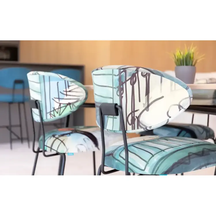 Стул с наклонной спинкой Nereida