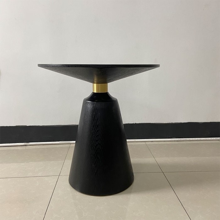 Стол журнальный черный Nicole Occasional Table