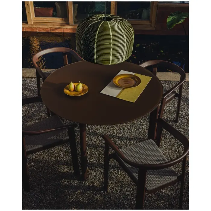 Уличный стол Erice из алюминия и закаленного стекла коричневого цвета, 120 см