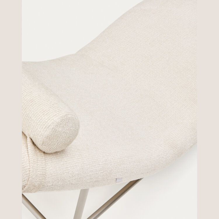 Кушетка Osla из бежевого шенилла с ножками из стали