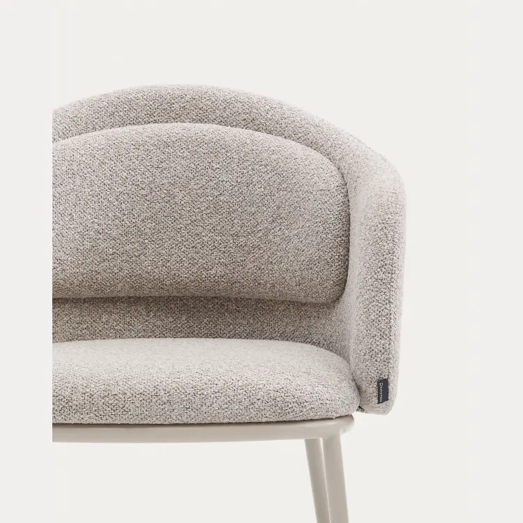 Стул Minda из плотной бежевой шенилловой ткани и стальными ножками бежевого цвета