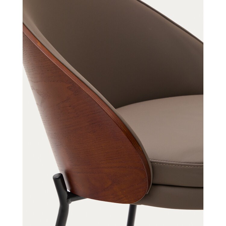 Стул Eamy из коричневой экокожи, ясеневого шпона с отделкой под орех и черного металла