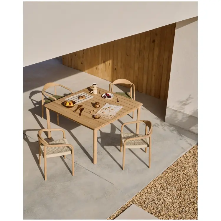 Уличный стол Sori из акации 135 x 135 см