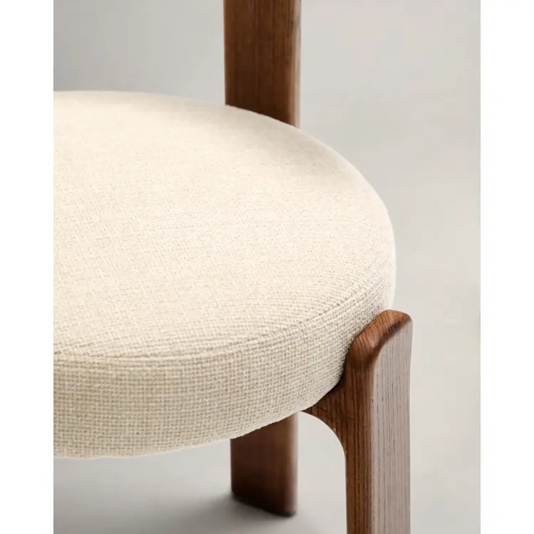 Granite Стул на 4 ножках из бежевого шенилла и массива ясеня в отделке орех
