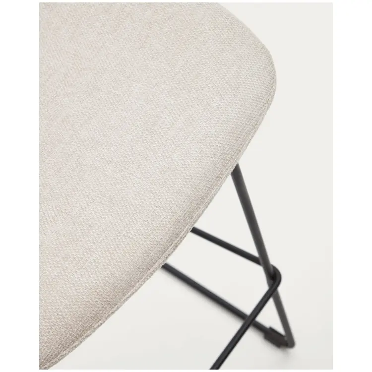 Zahara Полубарный стул бежевый с черными стальными ножками 65 см