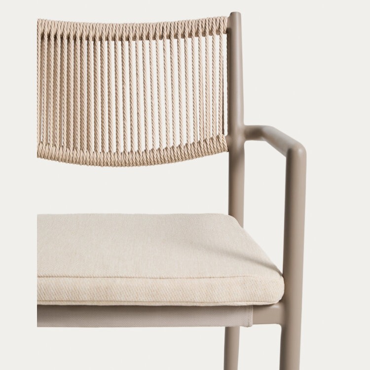 Уличный стул Argasi из алюминия цвета экрю и веревки