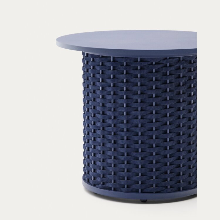 Уличный приставной столик Sedalis из алюминия и веревки синего цвета Ø50 см