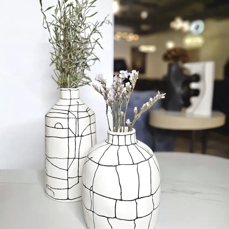 Ваза Black line narrow mouth vase B