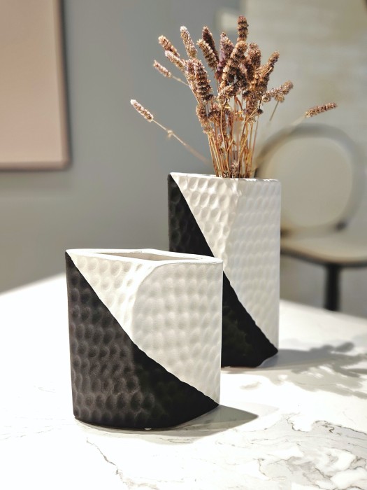 Ваза Black and White Vase A