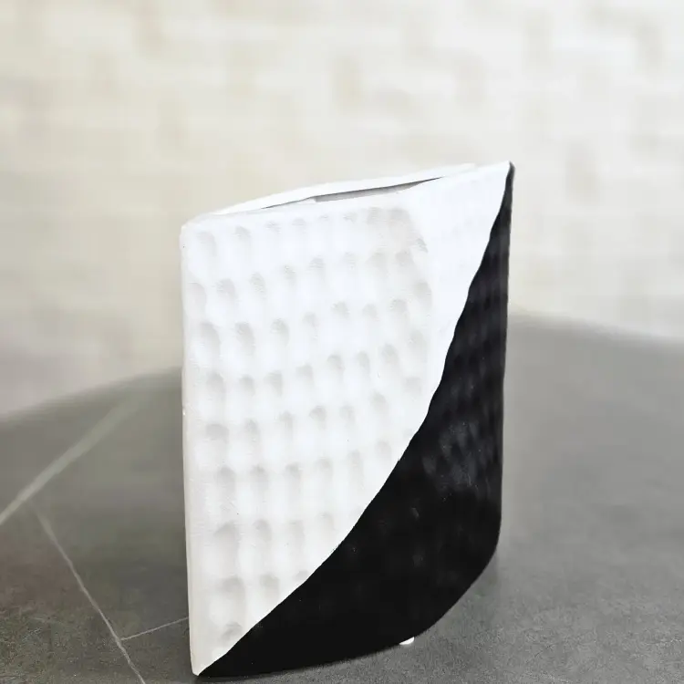 Ваза Black and White Vase B