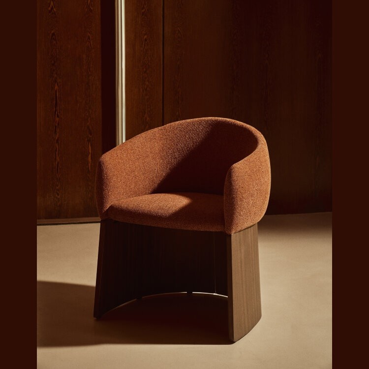 Стул Bosca из терракотовой синели и шпона ореха