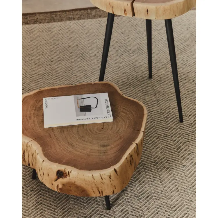 Журнальный столик Tavine из массива акации с выбеленной отделкой и черными стальными ножками Ø49 см