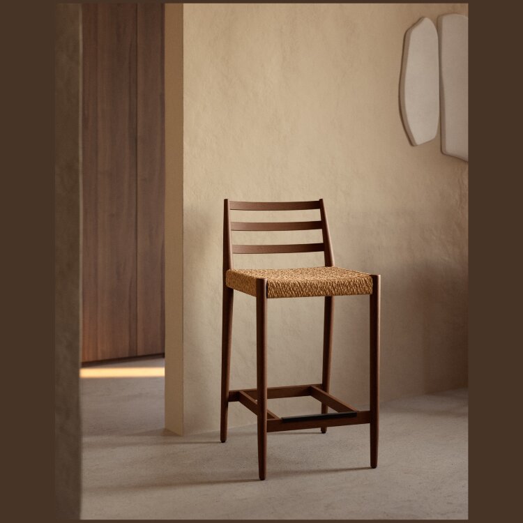 Полубарный стул Analy из массива дуба в отделке орех и веревочным сиденьем 65 см