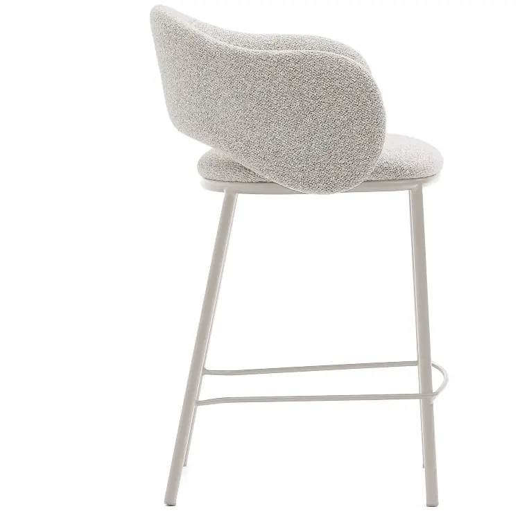 Полубарный стул Maina из плотной бежевой шенилли и ножками в бежевой отделке, 65 см