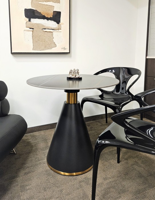 Стол черный Piza