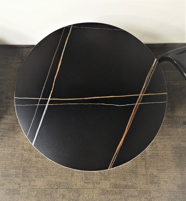 Стол черный Piza