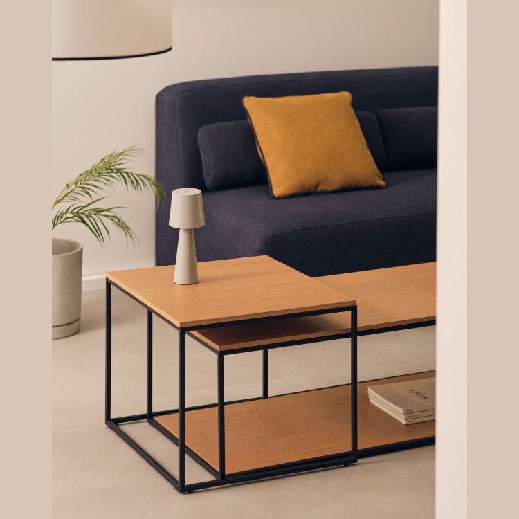 Yoana Набор из 2 столиков из дубового шпона и черного металла