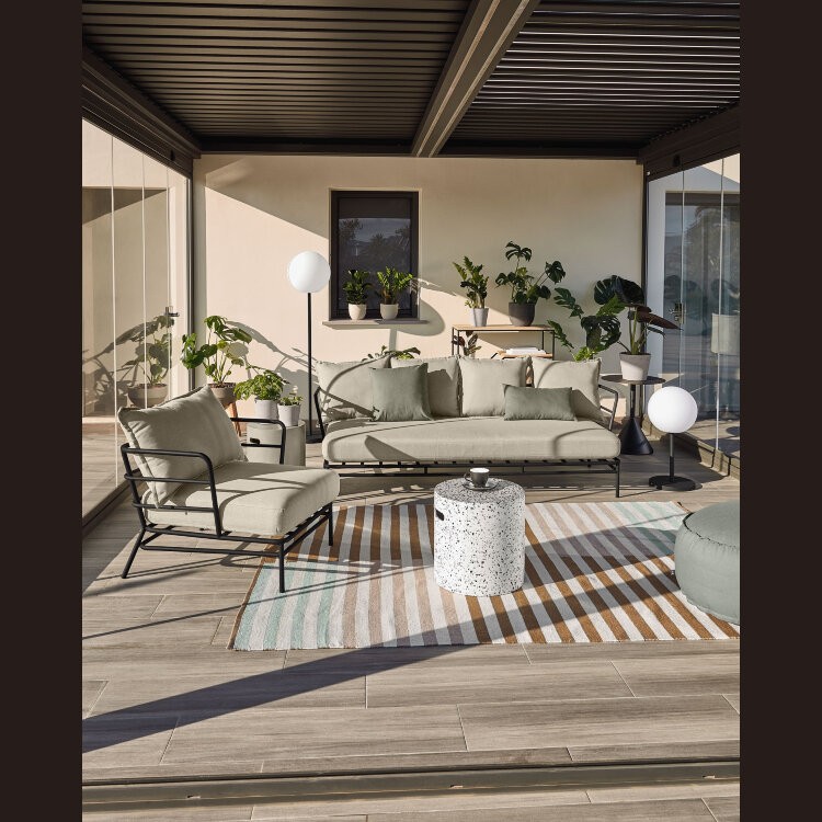 Диван Mareluz трехместный черный стальной